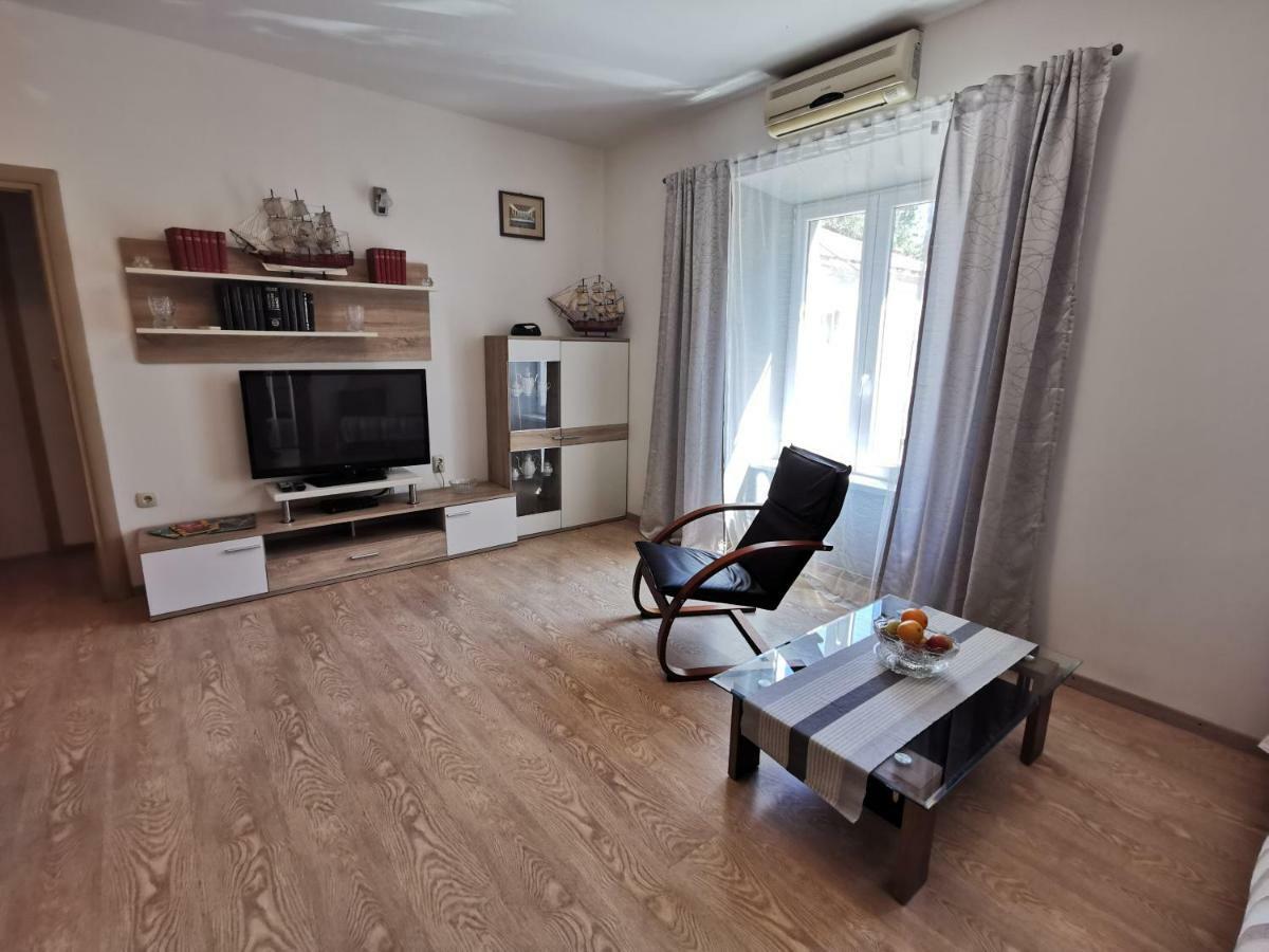 Big And Spacious Apartment In The Heart Of Omiš Zewnętrze zdjęcie