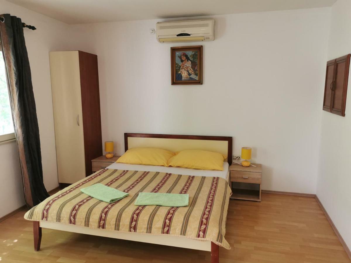 Big And Spacious Apartment In The Heart Of Omiš Zewnętrze zdjęcie